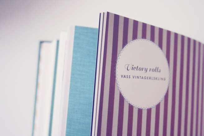 vintagefrisyrer victory rolls