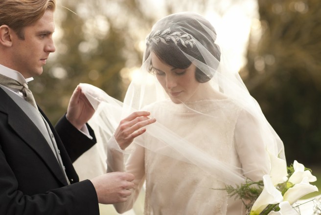 Mary-and-Matthew-Crawley-Wedding-downton-abbey-32428314-3000-2000-e1350522787771